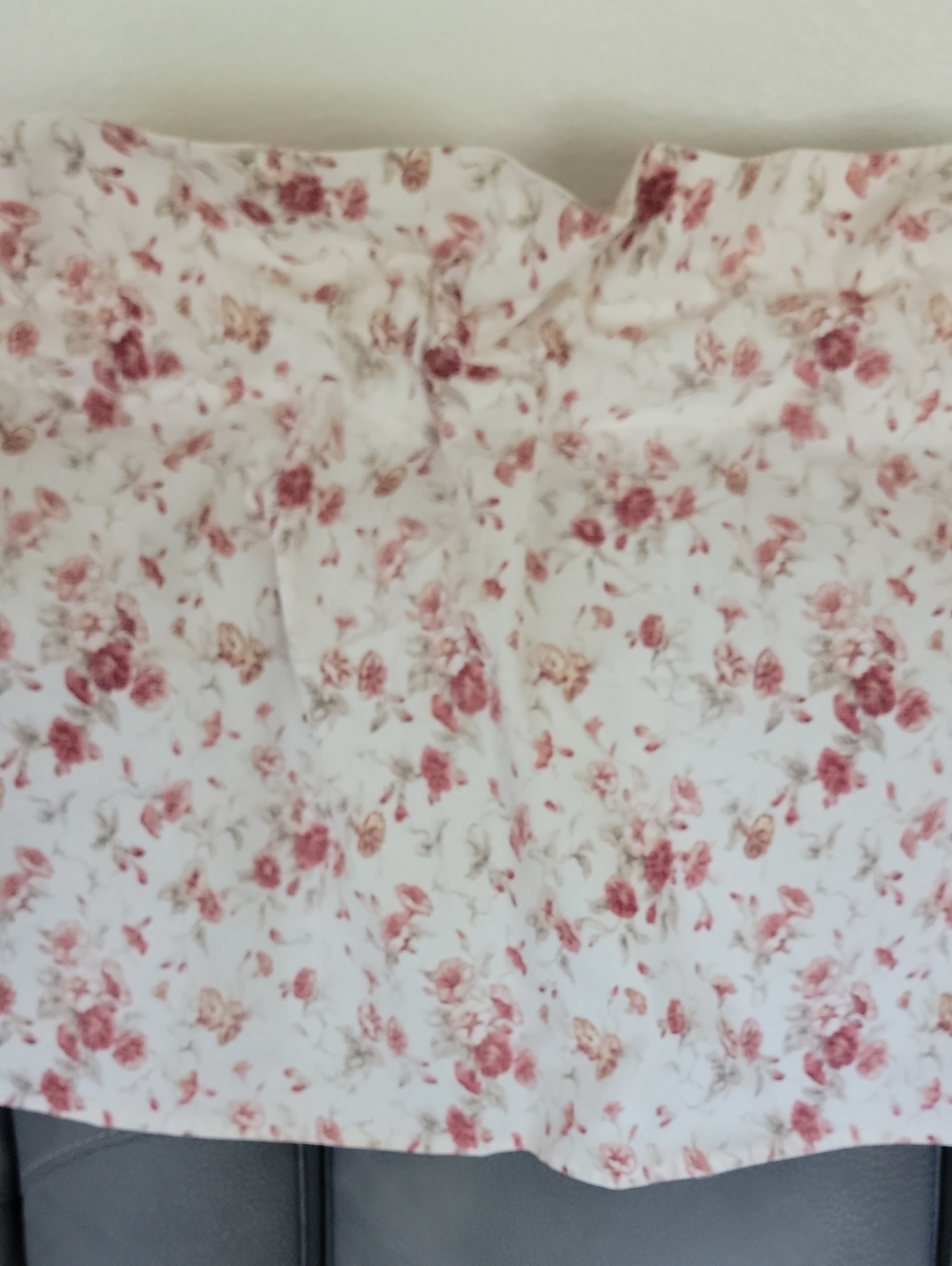 3 Red Rose Bud Valances 31 X 22 Each